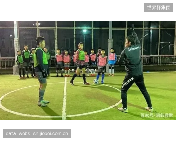 宁波队外援辛普森用精准的传球盘活全队进攻,其无私的球风是球队进攻运转的节拍器。